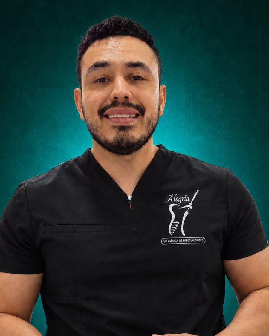 Dr. Willian Arevalo, anestesiólogo y sedación consciente en Clínica Dental Alegría