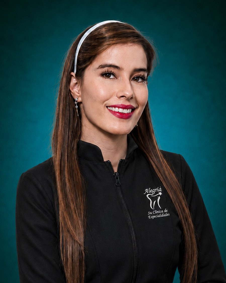 Dra. Laura López López, especialista en ortodoncia en Clínica Dental Alegría