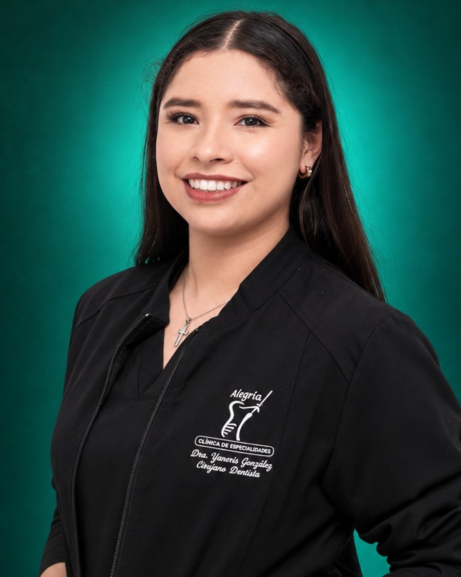 Dra. Yaneris González, cirujano dentista en Clínica Dental Alegría